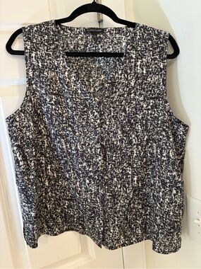 Eileen Fisher Black & White Textured Sleeveless Silk & Cotton Top
